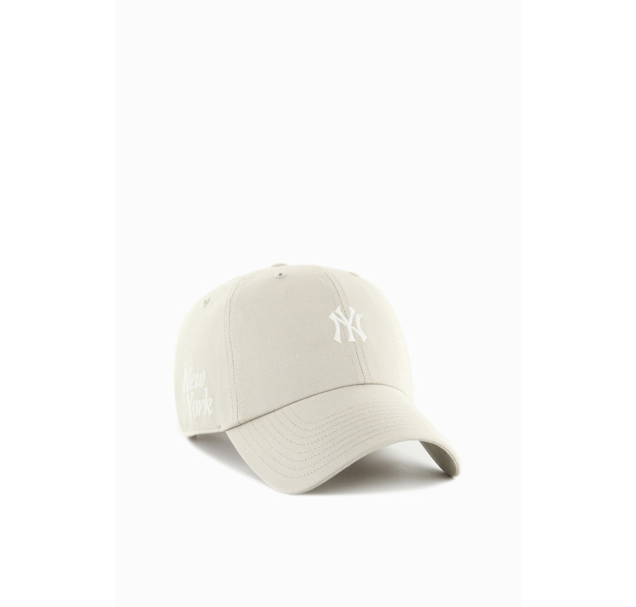 Бежева бейсболка '47 Brand New York Yankees Foundation з вишитим написом New York на бічній панелі