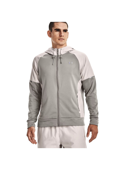 Чоловік у сірому спортивному джемпері Under Armour Armor Fleece Storm Full-Zip спереду на білому тлі