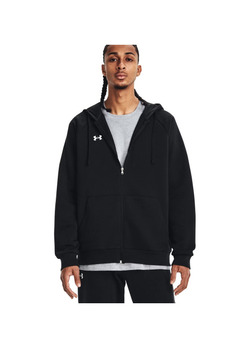 Чоловік у чорному худі на блискавці Under Armour Rival Fleece спереду на білому тлі