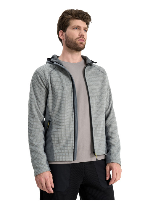 Чоловік у сірому флісовому джемпері Northland з капюшоном на блискавці спереду на білому тлі