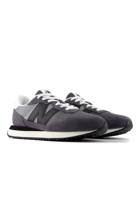 Чоловічі сірі кросівки New Balance 237 з білими шнурками спереду під кутом