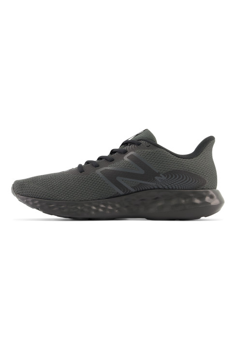 Чоловічий кросівок New Balance 411 V3 у профіль з внутрішньої сторони з дихаючим сітчастим верхом та темною підошвою