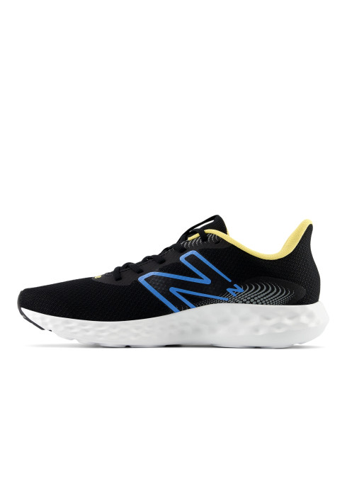 Чоловічий чорний кросівок New Balance 411 V3 у профіль з внутрішньої сторони з амортизуючою підошвою та жовтою окантовкою