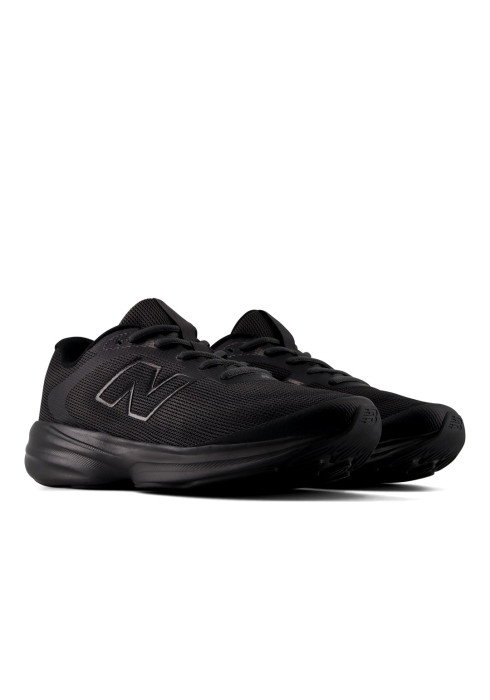 Пара чорних чоловічих кросівок New Balance 411 v4, вигляд у три чверті