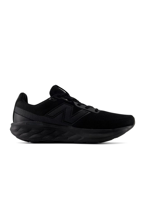 Чоловічий біговий кросівок New Balance Fresh Foam 520 v9 чорного кольору у профіль із м'якою підошвою та написом Fresh Foam