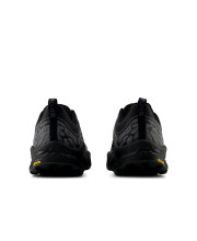 Чоловічі трейлові кросівки New Balance Fresh Foam X Hierro v8 Gore-Tex вид ззаду з петельками та підошвою Vibram