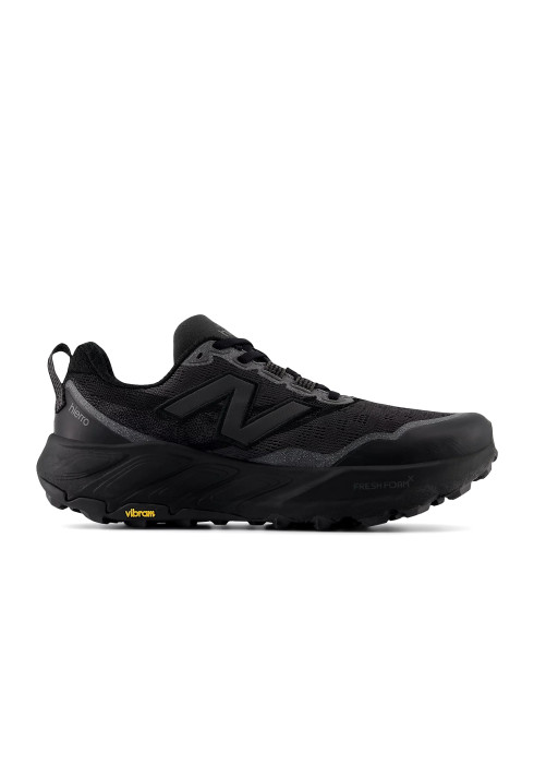 Чоловічий трейловий кросівок New Balance Fresh Foam X Hierro v9 у профіль із логотипом N, підошвою Vibram та технологією Fresh Foam