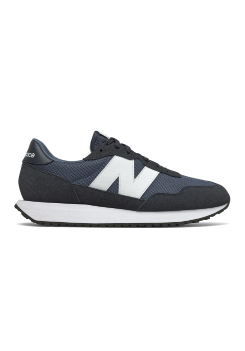 Чоловічі темно-сині кросівки New Balance 237 у профіль з великим білим логотипом N та білою проміжною підошвою