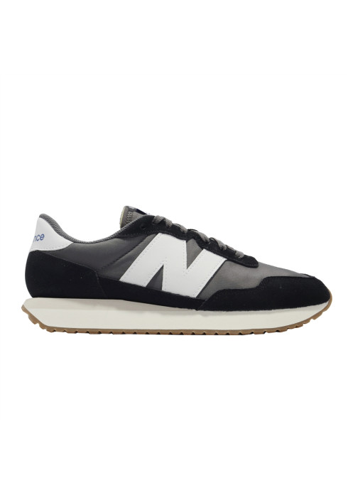 Чоловічі сіро-чорні кросівки New Balance 237 у профіль з великим білим логотипом N та світлою проміжною підошвою