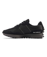 Внутрішня сторона чорного кросівка New Balance 327 з написом new balance