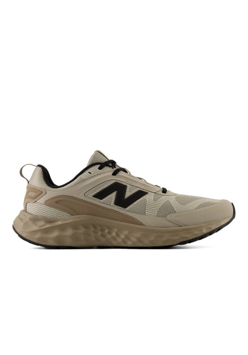 Чоловічі бігові кросівки New Balance Arishi v4 Utility у коричневому кольорі, вигляд збоку
