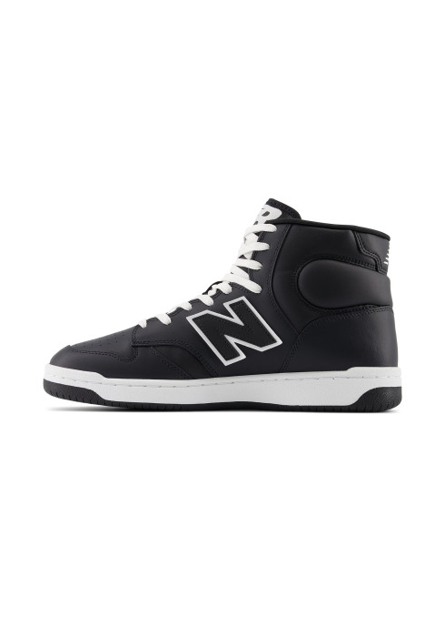 Високі унісекс кросівки New Balance BB480 чорного кольору у профіль з білим логотипом N та білою підошвою
