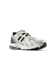 Юніорські кросівки New Balance 1906 у світло-сірому кольорі з технологічною підошвою - фото 4