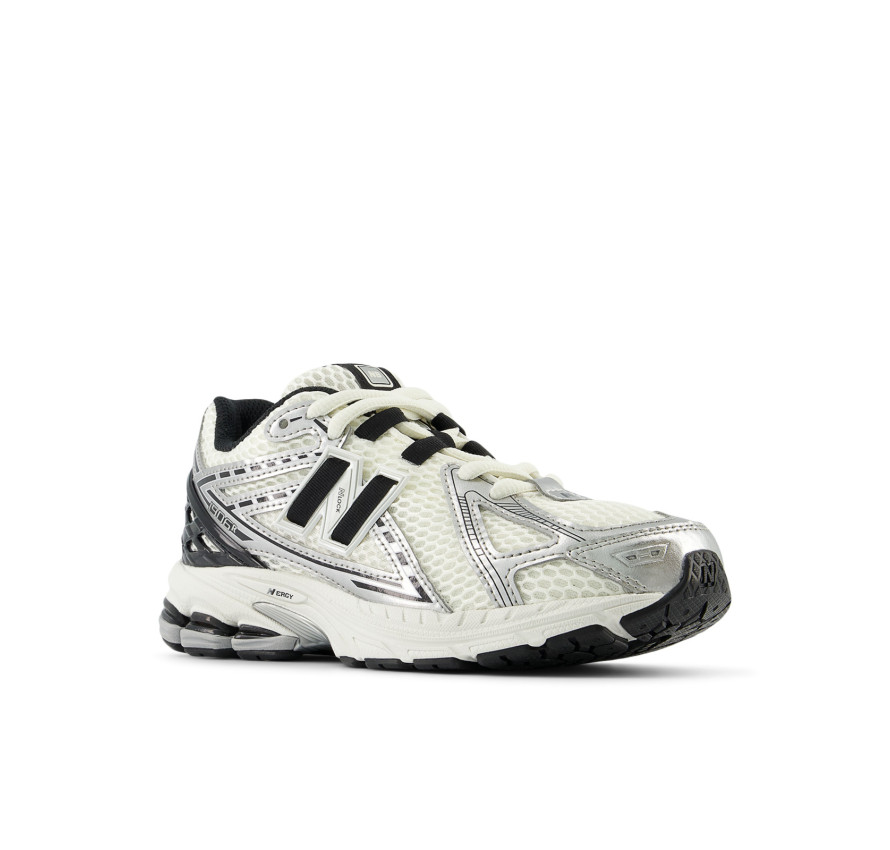 Юніорські кросівки New Balance 1906 у світло-сірому кольорі з технологічною підошвою - фото 4