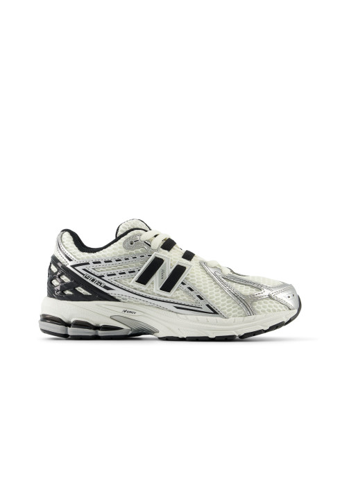 Юніорські кросівки New Balance 1906 у світло-сірому кольорі з технологічною підошвою