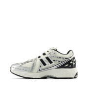 Юніорські кросівки New Balance 1906 у світло-сірому кольорі з технологічною підошвою - фото 2