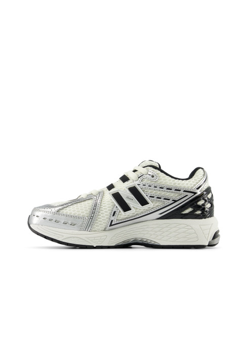Юніорські кросівки New Balance 1906 у світло-сірому кольорі з технологічною підошвою - фото 2