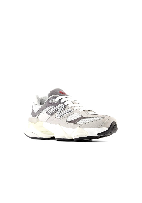 Юніорські кросівки New Balance 9060 у світлому та чорному кольорі з масивною підошвою - фото 2