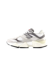Юніорські кросівки New Balance 9060 у світлому та чорному кольорі з масивною підошвою - фото 3