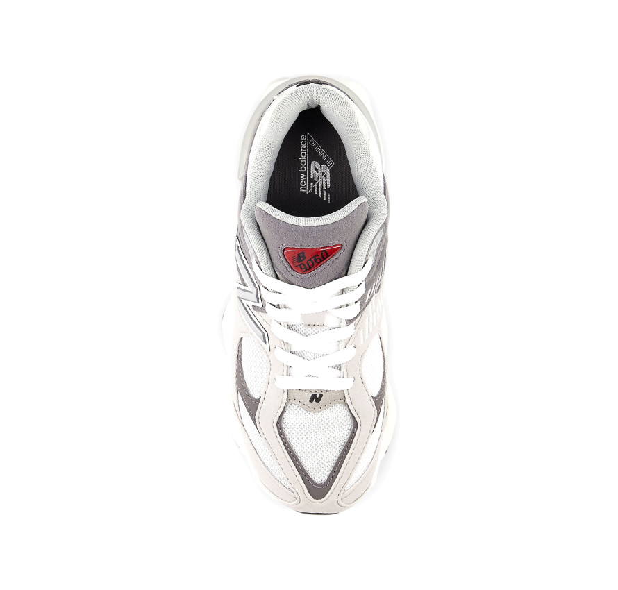 Юніорські кросівки New Balance 9060 у світлому та чорному кольорі з масивною підошвою - фото 4