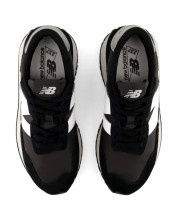 Чорні кросівки жіночі New Balance NB 237 вид зверху зі шнурівкою та брендованою устілкою