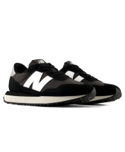 Пара жіночих чорних кросівків New Balance NB 237 під кутом спереду з білим логотипом N