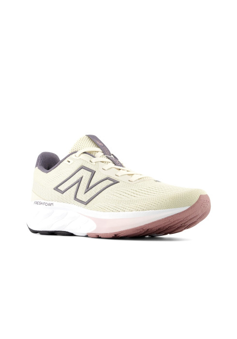 Жіночі світлі кросівки New Balance Fresh Foam 520v9 під кутом спереду з амортизуючою підошвою