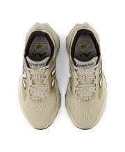 Бежеві трейлові кросівки жіночі New Balance Tektrel Utility вид зверху зі шнурівкою та брендованою устілкою