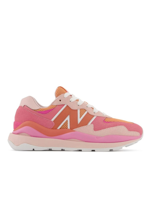 Жіночі яскраво-рожеві кросівки New Balance 5740 у профіль з помаранчевим логотипом N та масивною підошвою
