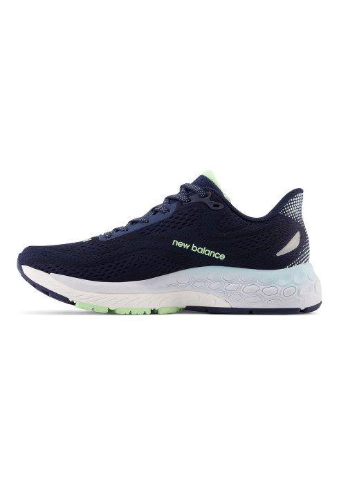 Жіночі сині кросівки New Balance Fresh Foam 880 у профіль з внутрішньої сторони з написом бренду