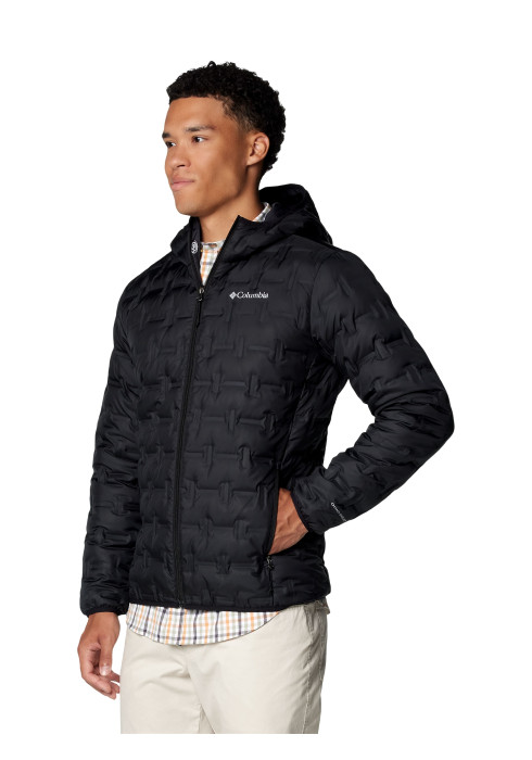 Чоловіча чорна пухова куртка Columbia Delta Ridge II Down Hooded Jacket вид збоку на моделі