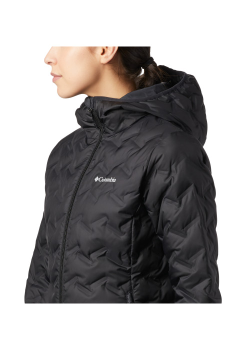 Жіноча чорна пухова куртка з капюшоном Columbia Delta Ridge Down Hooded Jacket на моделі в профіль
