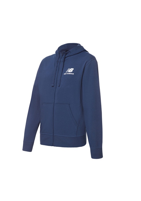 Синя чоловіча спортивна куртка худі New Balance Essentials Stacked Logo FZ на блискавці під кутом спереду на білому тлі