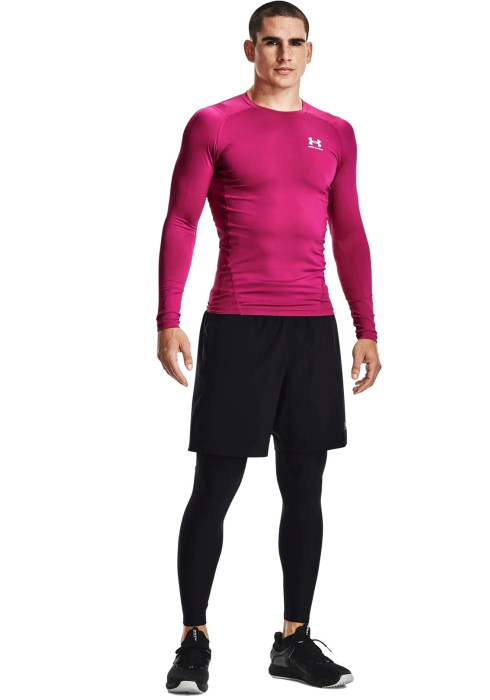 Спортивний чоловічий образ у компресійних легінсах Under Armour HG Armour та шортах у повний зріст