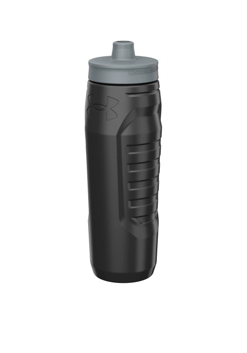 Чорна спортивна пляшка для води Under Armour Sideline Squeeze 950 мл з сірою кришкою під кутом на білому тлі