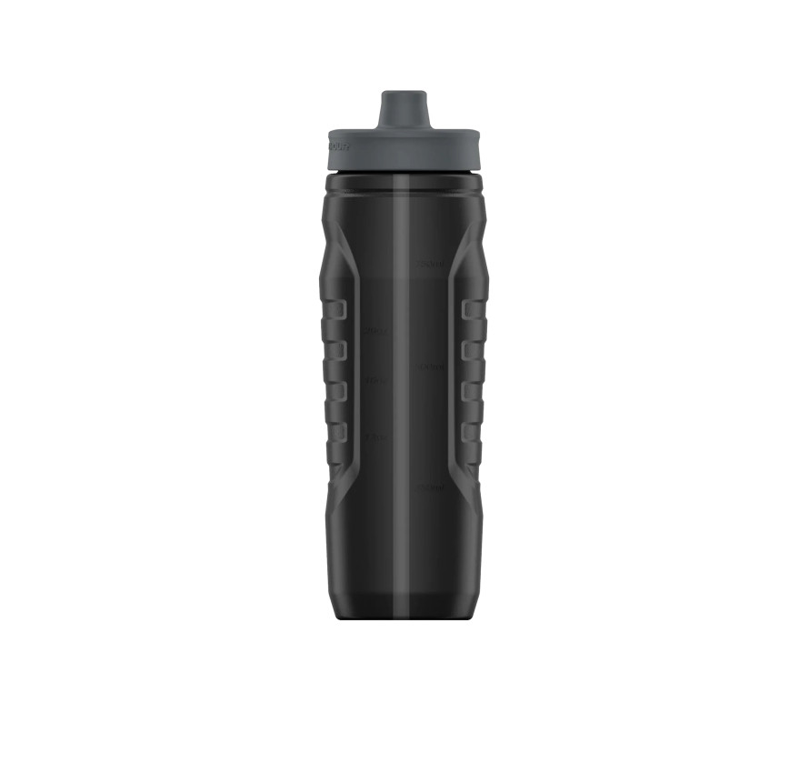Чорна фітнес пляшка для води Under Armour Sideline Squeeze 950 мл із ребристими вставками вид збоку