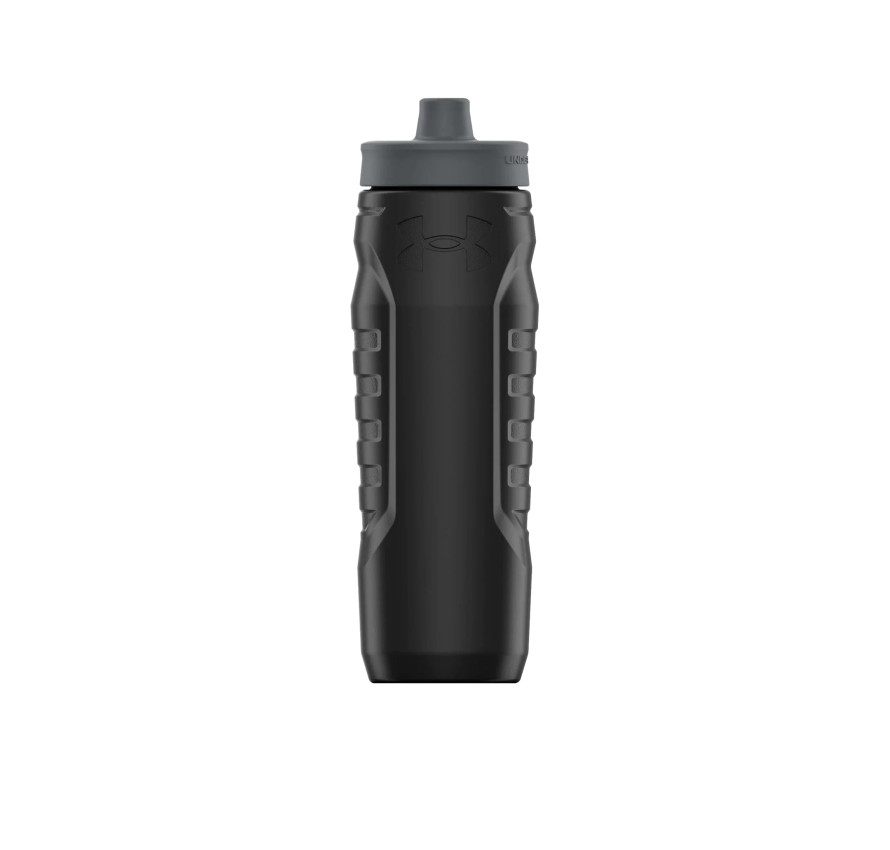 Чорна спортивна пляшка для води Under Armour Sideline Squeeze 950 мл студійний вигляд спереду на білому тлі