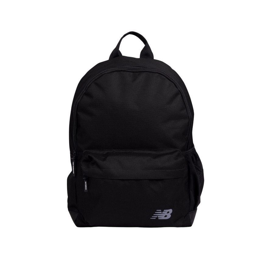 Чорний рюкзак New Balance BP Essential з передньою кишенею та сітчастою бічною кишенею, вигляд спереду