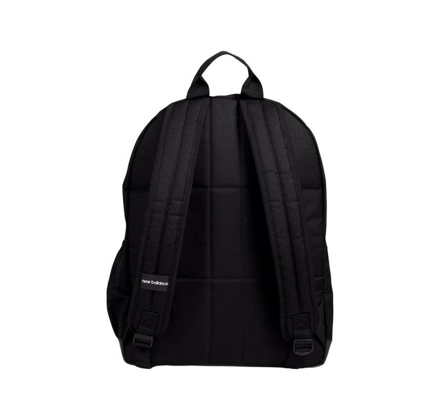Спинка та регульовані м'які лямки чорного рюкзака New Balance BP Essential, вигляд ззаду