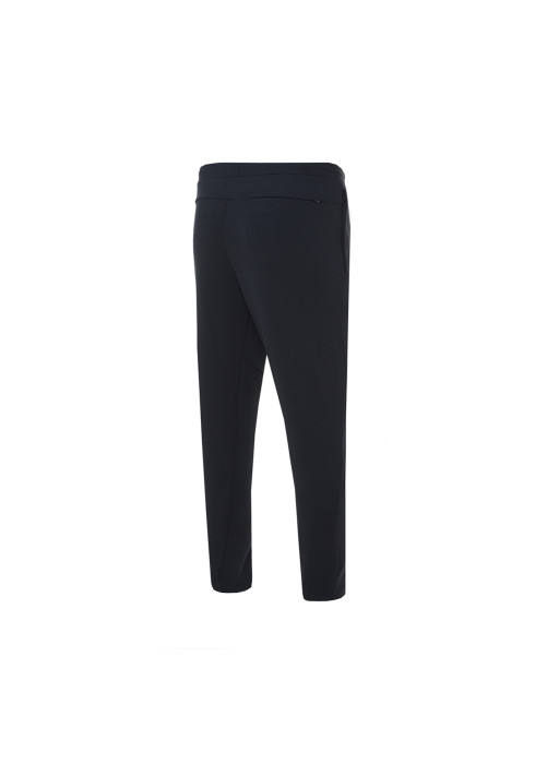 Чорні чоловічі спортивні штани New Balance Tech Knit NB DRY студійний вигляд ззаду на білому тлі