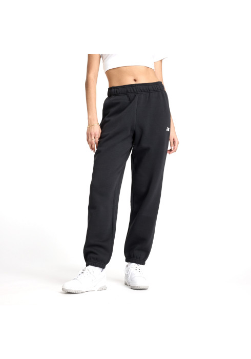 Жіночі спортивні штани New Balance Essentials Fleece чорного кольору, вид спереду та збоку.