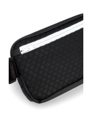 Крупний план задньої кишені з білою блискавкою сумки Under Armour Loudon Waist Bag Xbody
